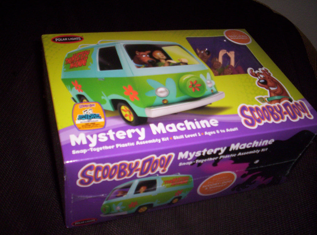 Skill 1 Snap Model Kit The Mystery Machine with Two Figurines (Scooby-Doo  and Shaggy) 1/25 Scale Model by Polar Lights